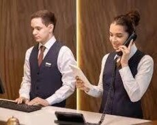 Otelə Resepşn (Bəy və Xanım)