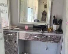Salon güzgüsü və şkaf