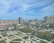 Yasamal parkının yanı 3 otaqlı satılır