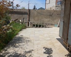 Şüvəlanda mərkəzdə 2.2 sotda 3 otaqlı ev