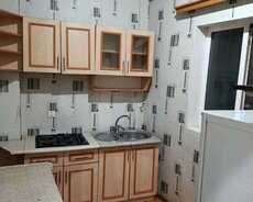Xırdalanda 5 nomreli məktebin yaninda