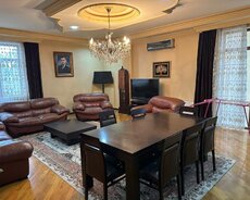 Elmlərin yanı 4 otaqlı mənzil satılır