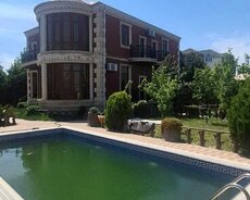 Novxanıda vila bağ evi satılır
