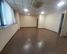 Əhməd Rəcəblidə 4 otaqlı ofis