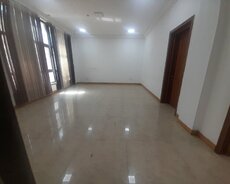 plazada 4 otaqlı ofis 95 kv