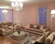 Caspian Plaza yaxınlığında