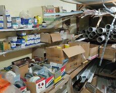 Xırdavat tikinti materialları mağazası satılır