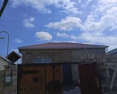 Buzovna qəsəbəsində 3 otaqlı ev satılır