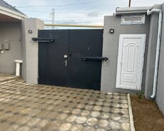 Qalada həyət evi satılır