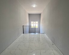 Qaraçuxur qəsəbəsində 3 otaqlı mənzil satılır