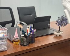 Klinikaya qeydiyyatçılar axtarılır
