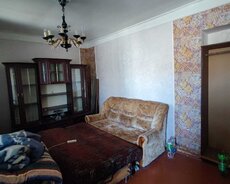 Yasamalda 3 otaqli heyet evi satilir