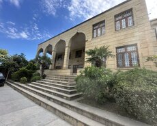 Binəqədi ray. Villa