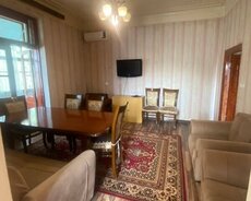Xırdalanda 5 nomreli məktebin yani