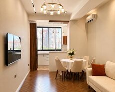 Zümrüd Residence 2 otaqlı Təmirli Mənzil Satılır