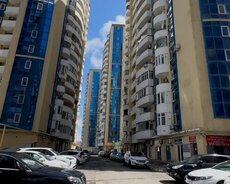 Satılır . 1 otaq 2 yə düzəlmə . Bakıxanov qəsəbəsi