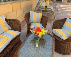 Novxanıda 20 sot sahəsi olan 3 mərtəbəli villa kirayə verili