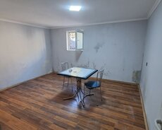 Yasamalda 2 otaqli heyet evi satilir