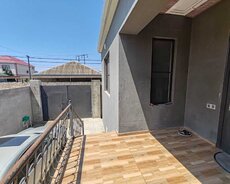 Albalılıqda həyət evi satılır