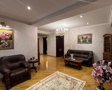 zzabitler parkinin yaninda 4 otaq menzzil satilir