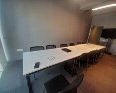 plazada təmirli ofis əşyalı