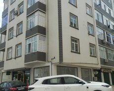 Qurtuluş 93 yaşayış kompleksində Təmirsiz bina evi satılır