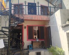 Maştağada mərkəzdə həyət evi satılır