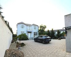 Buzovna Albalılıqda həyət evi satılır