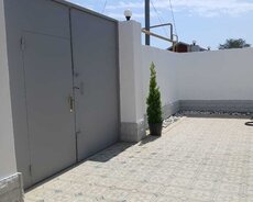 Maştağada həyət evi satılır