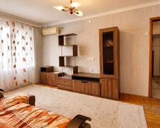 Kirayə verilir 2 otaqlı köhnə tikili, Elmlər Akademiyası m