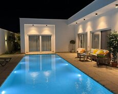 Şüvəlan Qala yolunda villa satılırr