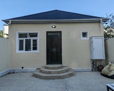 Mektebe yaxin ev satilir