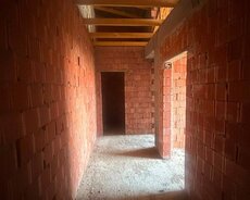 Masazırda təmirsiz bina evi satılır