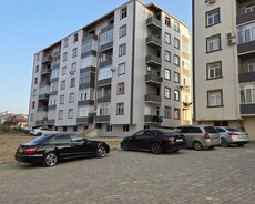 Masazır qəsəbəsində təmirsiz bina evi satılır