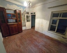 Sokuntu erazisinde kicik heyet evi satilir