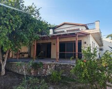Buzovnada həyət evi satılır