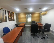 genclikdə plazada ofislər əşyalı