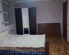 Bazarın yaxinliginda 68 min manata ev