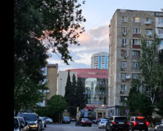 Z. Əliyeva adına lisey və Avropa məktəbinin yanı)