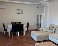 Hezi Aslanov m. yaninda 103 kv esyalı 2 otaq ev satılır