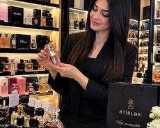 Parfüm maqazasına satıvı xanım tələb edilir
