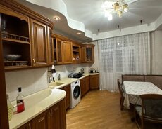 Xalqlar Dostluğuna yaxın 4 otaqlı mənzil