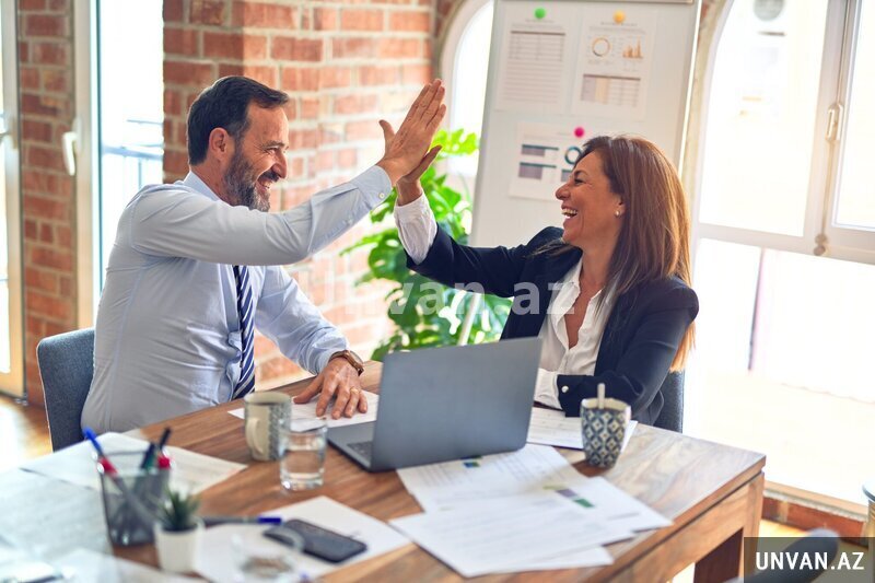 Kadrlar üzrə mütəxəssis Kadrlar üzrə mütəxəssis