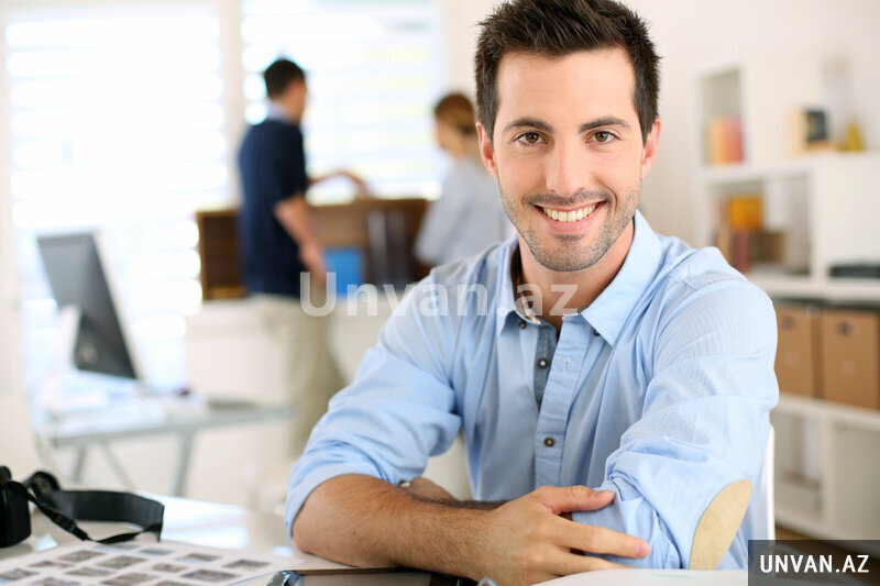 Ofis meneceri və gənc kadrlar tələb olunur Ofis meneceri və gənc kadrlar tələb olunur