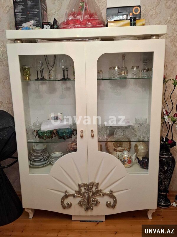 Servant satilir Servant satilir