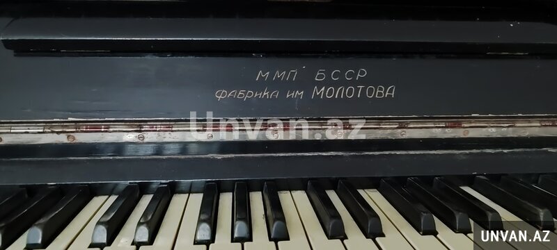 Pianiono. Şekilde görunduyukimi Pianiono. Şekilde görunduyukimi