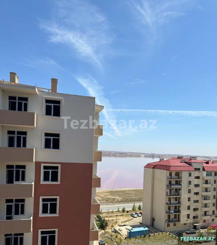 Modern City yaşayış kompleksində təmirli bina evi satılır Modern City yaşayış kompleksində təmirli bina evi satılır