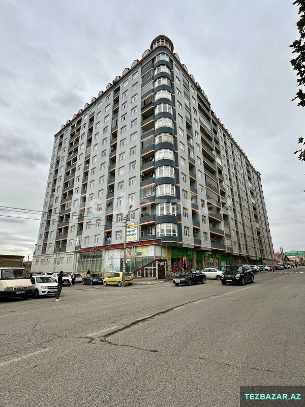 Qəsr yaşayış kompleksində təmirli bina evi satılır Qəsr yaşayış kompleksində təmirli bina evi satılır