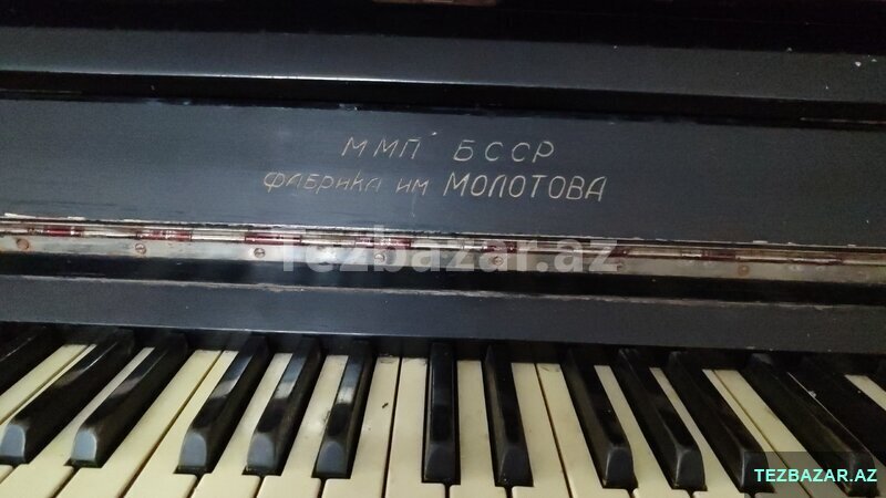 Piano satilir Piano satilir