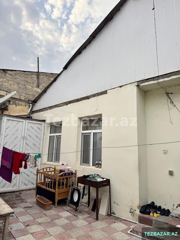 Resulzade qesebesinde 4 otaqli heyet evi satilir Resulzade qesebesinde 4 otaqli heyet evi satilir